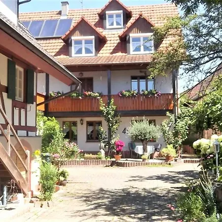 Galerie Ueber Den Gaerten Apartment